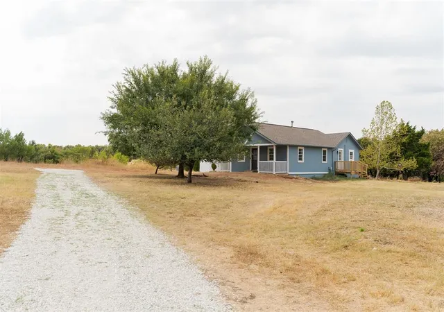 Photo 3 of Sale Pending at 13301 Spruce Valley Dr, Jones, OK 73049 | MLS# 1251098 | Listing updated on 2026-10-10