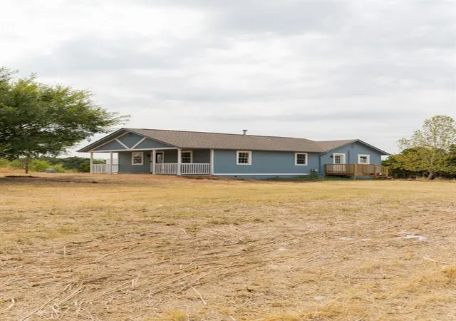 Photo 4 of Sale Pending at 13301 Spruce Valley Dr, Jones, OK 73049 | MLS# 1251098 | Listing updated on 2026-10-10