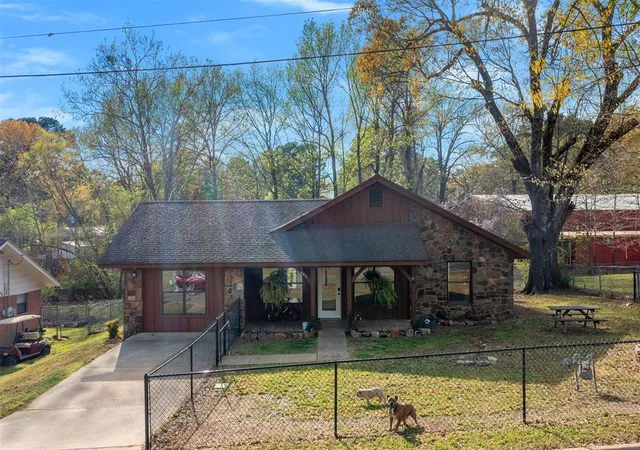 Single family home for sale at 607 N Bock St, Broken Bow, OK 74728 | MLS# 1251099