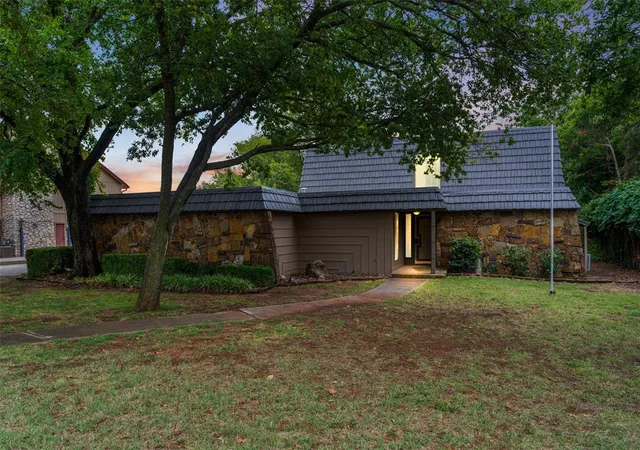 Photo 1 of Single family home for sale at 2940 Browne Stone Rd, Oklahoma City, OK 73120 | MLS# 1251121 | Listing updated on 2026-10-01
