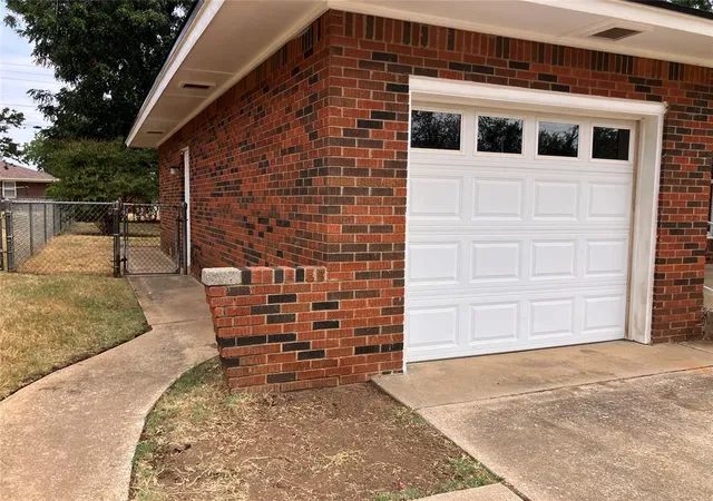 Photo 3 of Single family home for sale at 825 E Bouse Dr, Oklahoma City, OK 73110 | MLS# 1251131 | Listing updated on 2026-10-01
