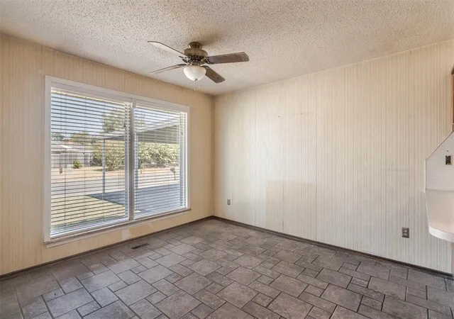 Photo 4 of Single family home for sale at 2340 Shadowlake Dr, Oklahoma City, OK 73159 | MLS# 1251134 | Listing updated on 2026-10-07
