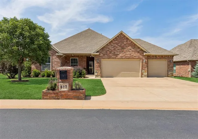 Photo 2 of Single family home for sale at 617 Spavinaw Ln, Edmond, OK 73025 | MLS# 1251136 | Listing updated on 2026-10-19