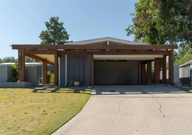 Photo 2 of Sale Pending at 3812 Nw 69th Street, Oklahoma City, OK 73116 | MLS# 1251139 | Listing updated on 2026-10-07