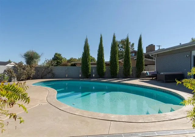 Photo 4 of Sale Pending at 3812 NW 69th Street, Oklahoma City, OK 73116 | MLS# 1251139 | Listing updated on 2026-10-07