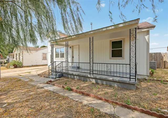 Photo 2 of Single family home for sale at 103 Oak St, Oklahoma City, OK 73110 | MLS# 1251151 | Listing updated on 2026-09-28