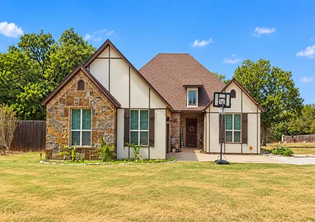 Photo 2 of Single family home for sale at 130 Quail Dr, Healdton, OK 73438 | MLS# 1251169 | Listing updated on 2026-10-20