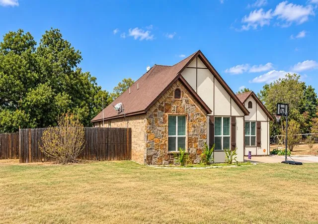 Photo 3 of Single family home for sale at 130 Quail Dr, Healdton, OK 73438 | MLS# 1251169 | Listing updated on 2026-10-20