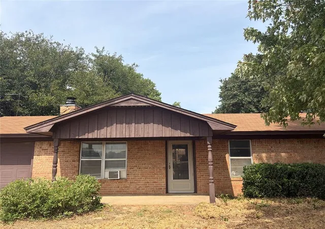 Photo 2 of Sale Pending at 1104 Hillcrest Dr, Waurika, OK 73573 | MLS# 1251170 | Listing updated on 2026-10-02
