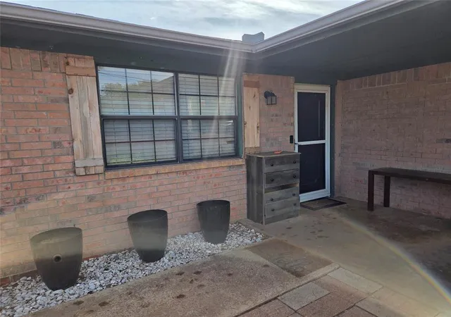 Photo 2 of Single family home for sale at 124 E Gardner St, Pauls Valley, OK 73075 | MLS# 1251183 | Listing updated on 2026-09-29