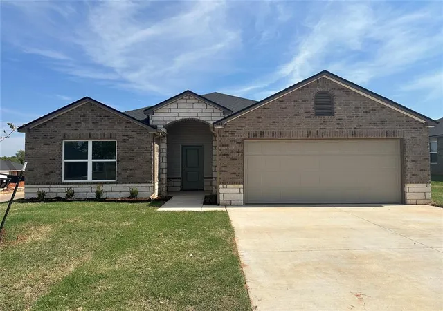 Photo 1 of Sale Pending at 944 Red Barn Rd, Newcastle, OK 73065 | MLS# 1251187 | Listing updated on 2026-09-28