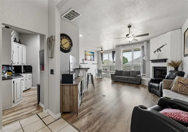 Photo 4 of Single family home for sale at 616 Madeline Ln, Moore, OK 73160 | MLS# 1251192 | Listing updated on 2026-10-02