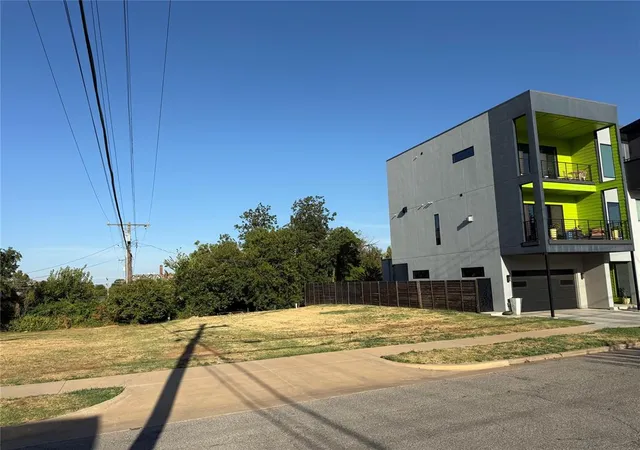 Photo 2 of Land for sale at 915 N Francis Ave, Oklahoma City, OK 73106 | MLS# 1251193 | Listing updated on 2026-09-29