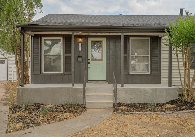 Photo 3 of Single family home for sale at 231 Russell Dr, Oklahoma City, OK 73110 | MLS# 1251210 | Listing updated on 2026-10-01