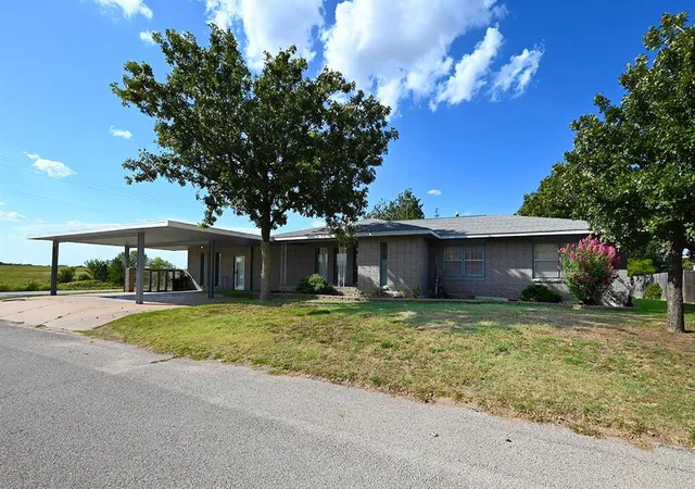 Photo 1 of Single family home for sale at 17 Hillcrest St, Perry, OK 73077 | MLS# 1251216 | Listing updated on 2026-09-29