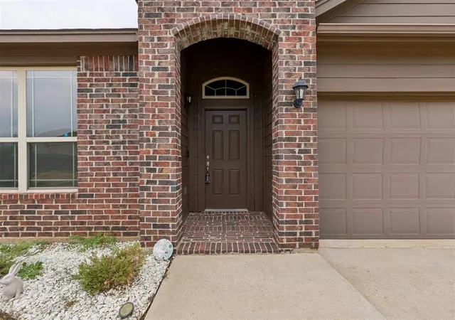 Single family home for sale at 9520 Timberland Ln, Yukon, OK 73099 | MLS# 1251253