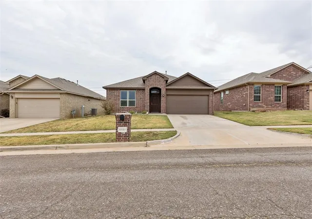Photo 3 of Single family home for sale at 9520 Timberland Ln, Yukon, OK 73099 | MLS# 1251253 | Listing updated on 2026-10-08