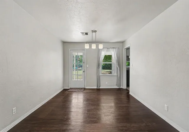 Photo 3 of Single family home for sale at 1700 Carlisle Rd, Oklahoma City, OK 73120 | MLS# 1251279 | Listing updated on 2026-10-28