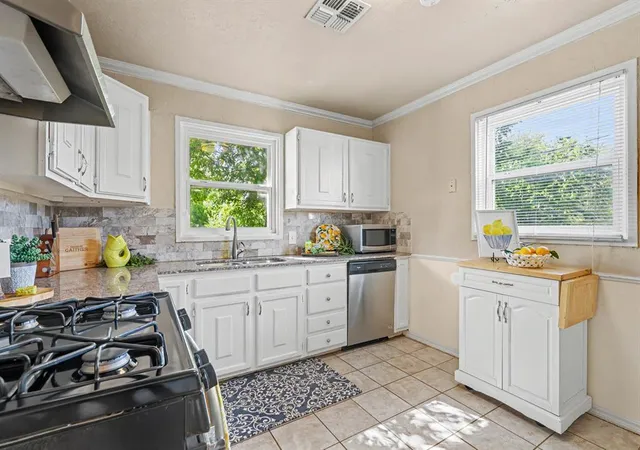 Photo 4 of Single family home for sale at 1700 Carlisle Rd, Oklahoma City, OK 73120 | MLS# 1251279 | Listing updated on 2026-10-28