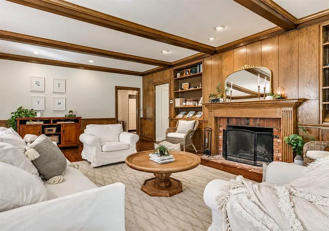 Photo 4 of Single family home for sale at 9 N Oakwood Dr, Oklahoma City, OK 73121 | MLS# 1251282 | Listing updated on 2026-10-08
