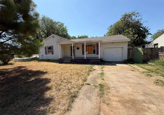 Photo 1 of Sale Pending at 214 E Vida Way, Norman, OK 73069 | MLS# 1251283 | Listing updated on 2026-09-29