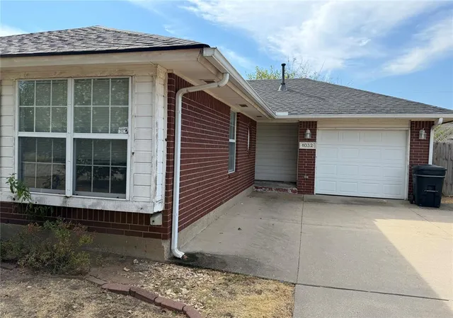 Photo 1 of Single family home for sale at 1032 Cambridge Ct, Moore, OK 73160 | MLS# 1251289 | Listing updated on 2026-09-29