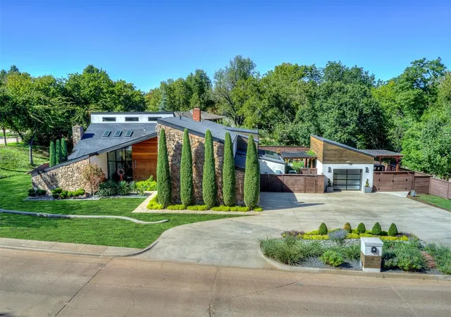 Photo 1 of Single family home for sale at 2909 N Oak Holw Rd, Oklahoma City, OK 73120 | MLS# 1251290 | Listing updated on 2026-10-08