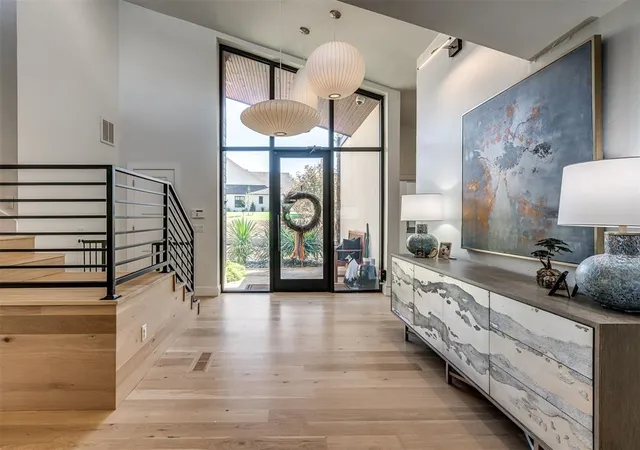 Photo 3 of Single family home for sale at 2909 N Oak Holw Rd, Oklahoma City, OK 73120 | MLS# 1251290 | Listing updated on 2026-10-08