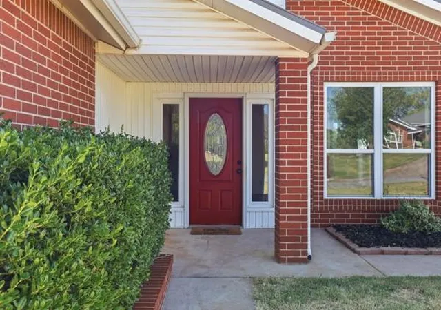 Photo 2 of Single family home for sale at 2302 Oakridge Dr, Purcell, OK 73080 | MLS# 1251292 | Listing updated on 2026-09-29