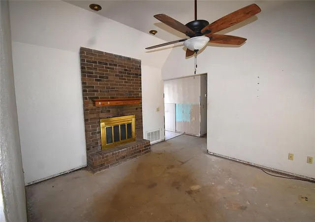 Photo 3 of Single family home for sale at 2007 Mary Ave, Seminole, OK 74868 | MLS# 1251299 | Listing updated on 2026-09-29