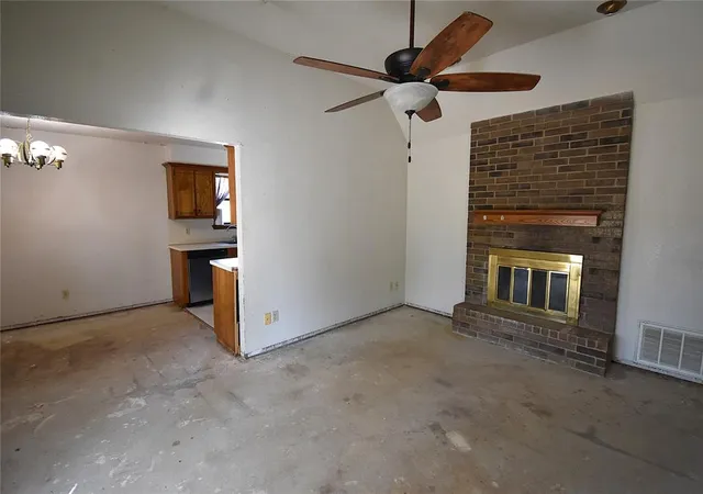 Photo 4 of Single family home for sale at 2007 Mary Ave, Seminole, OK 74868 | MLS# 1251299 | Listing updated on 2026-09-29