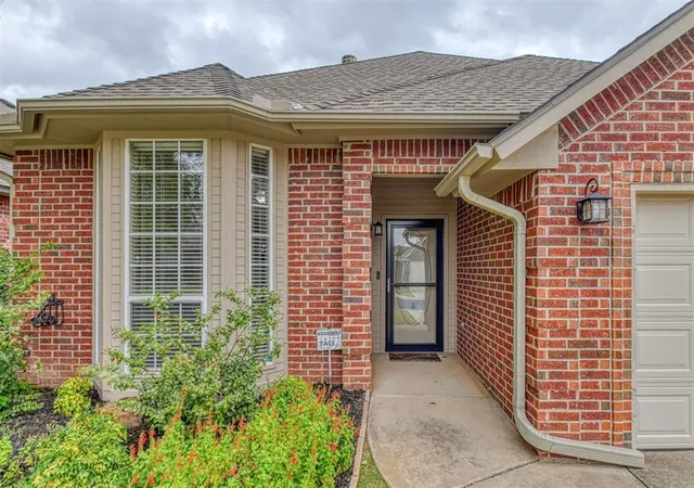 Photo 2 of Sale Pending at 409 Prestwick St, Norman, OK 73072 | MLS# 1251301 | Listing updated on 2026-10-04