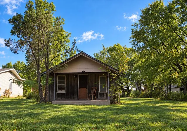 Photo 1 of Single family home for sale at 514 E 5th Street, Stroud, OK 74079 | MLS# 1251311 | Listing updated on 2026-09-29