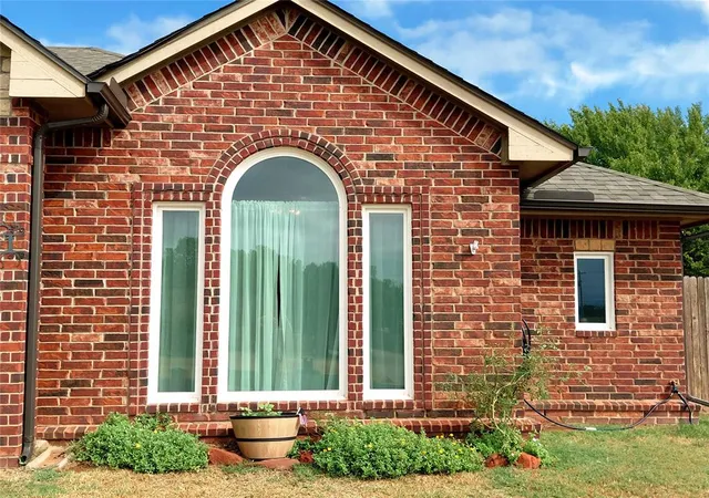 Photo 4 of Single family home for sale at 901 Driver Ln, Edmond, OK 73025 | MLS# 1251313 | Listing updated on 2026-10-05