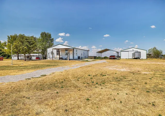 Photo 3 of Single family home for sale at 16925 W Wilshire Blvd, Yukon, OK 73099 | MLS# 1251320 | Listing updated on 2026-10-07