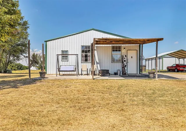 Photo 3 of Single family home for sale at 16925 W Wilshire Blvd, Yukon, OK 73099 | MLS# 1251320 | Listing updated on 2026-10-07