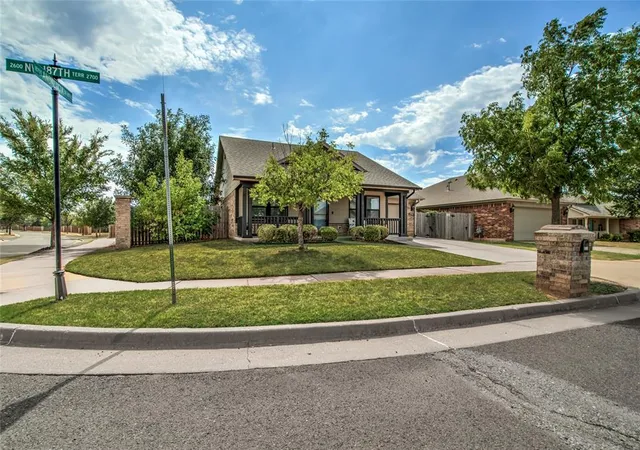 Photo 2 of Single family home for sale at 2700 Nw 187th Terrace, Edmond, OK 73012 | MLS# 1251329 | Listing updated on 2026-10-07