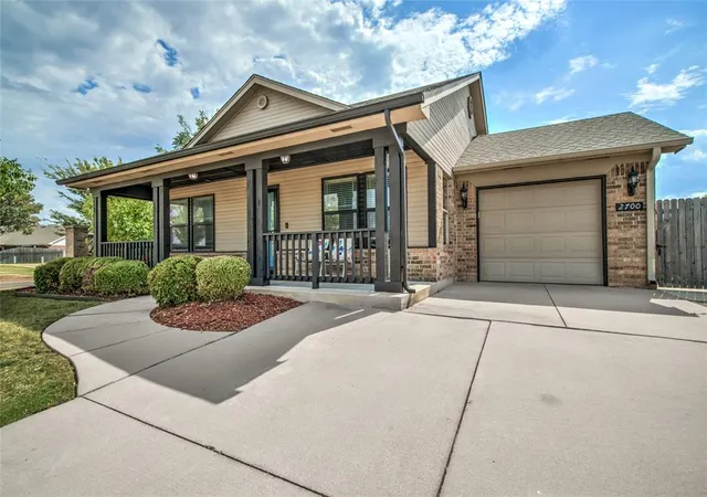 Photo 3 of Single family home for sale at 2700 Nw 187th Terrace, Edmond, OK 73012 | MLS# 1251329 | Listing updated on 2026-10-07