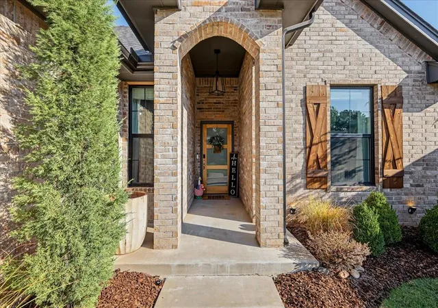 Photo 3 of Single family home for sale at 709 E Barajas Ter, Mustang, OK 73064 | MLS# 1251334 | Listing updated on 2026-10-01