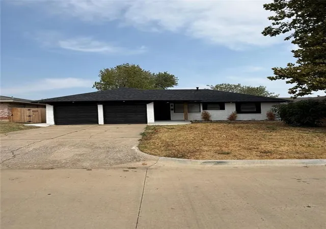 Photo 1 of Single family home for sale at 665 Nw 15th Street, Moore, OK 73160 | MLS# 1251339 | Listing updated on 2026-09-28