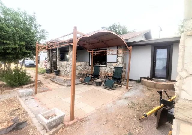 Photo 3 of Single family home for sale at 606 E Normal St, Cordell, OK 73632 | MLS# 1251343 | Listing updated on 2026-09-29