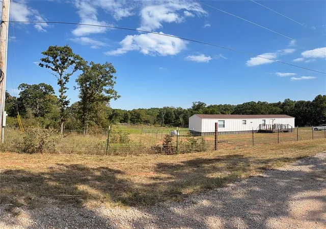 Photo 3 of Single family home for sale at 29069 Ridge Crk Rd, Macomb, OK 74852 | MLS# 1251345 | Listing updated on 2026-10-05