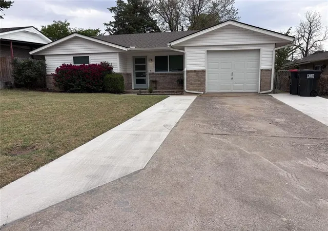 Single family home for sale at 505 Franklin St, Jones, OK 73049 | MLS# 1251350