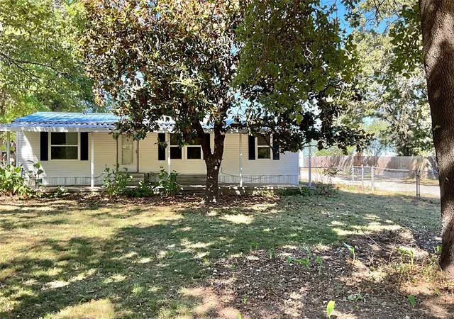 Photo 3 of Single family home for sale at 20165 W Oak, Harrah, OK 73045 | MLS# 1251354 | Listing updated on 2026-10-17