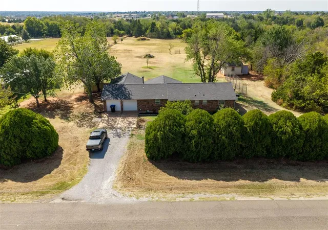 Photo 1 of Single family home for sale at 4150 W Evergreen Dr, Edmond, OK 73025 | MLS# 1251360 | Listing updated on 2026-10-07