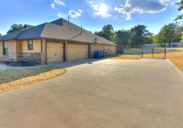 Photo 3 of Single family home for sale at 3023 Piper Ln, Choctaw, OK 73020 | MLS# 1251363 | Listing updated on 2026-10-07