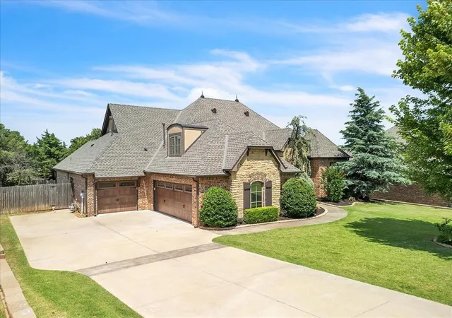 Photo 3 of Single family home for sale at 5000 Tower Brg Ct, Edmond, OK 73034 | MLS# 1251366 | Listing updated on 2026-10-10