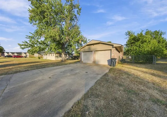 Photo 3 of Sale Pending at 113 Hardesty Dr, Shawnee, OK 74804 | MLS# 1251377 | Listing updated on 2026-09-30