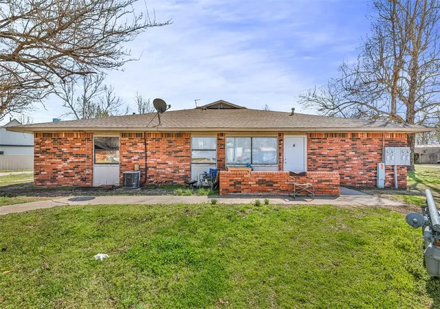 Multi family home for sale at 210 NW North St, Minco, OK 73059 | MLS# 1251385