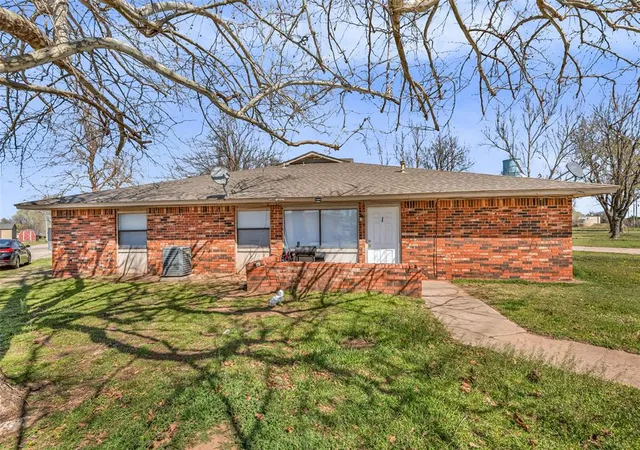 Photo 1 of Multi family home for sale at 210 NW North St, Minco, OK 73059 | MLS# 1251385 | Listing updated on 2026-10-30